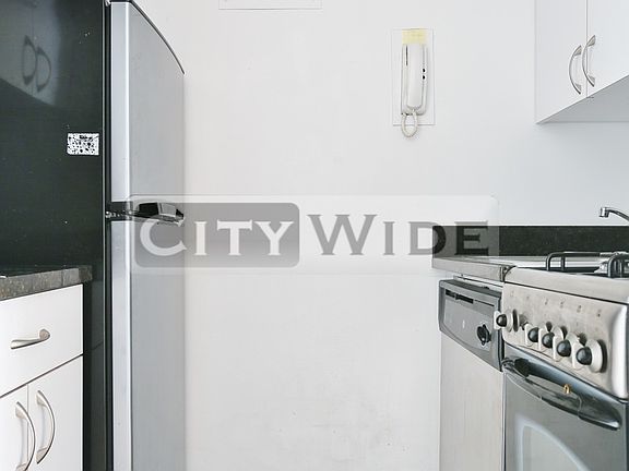 4th image of 405 E 56th St APT 12H