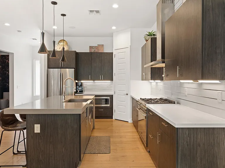 4533 E Devonshire Ave — Photo 8