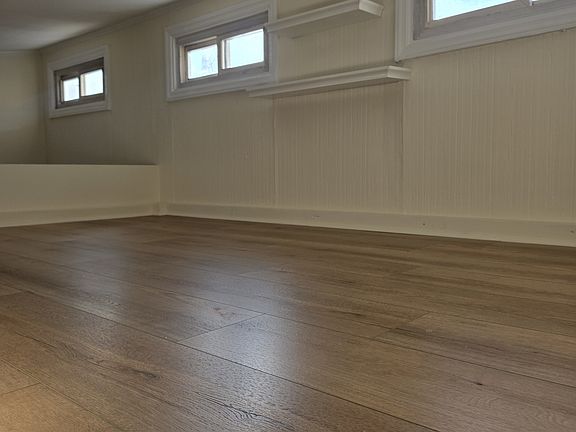 4th image of 433 W Broadway #4C
