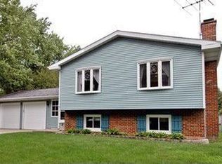 250 Wellington Dr, Crystal Lake, IL 60014
