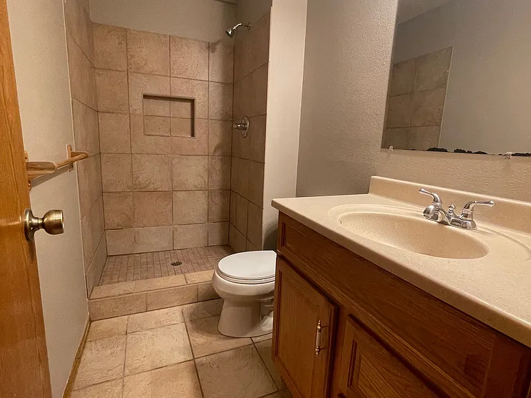 4425 Hollyhock St — Photo 16