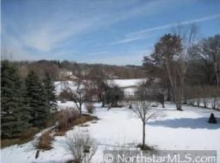 2332 Field Stone Dr, Mendota Heights, MN 55120