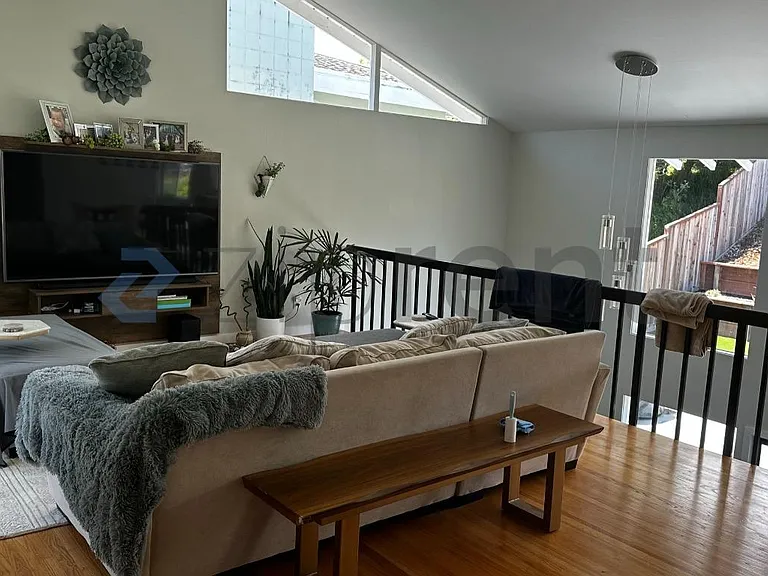 2380 Olympic Dr — Photo 2