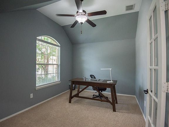 5th image of 809 Hardwood Dr