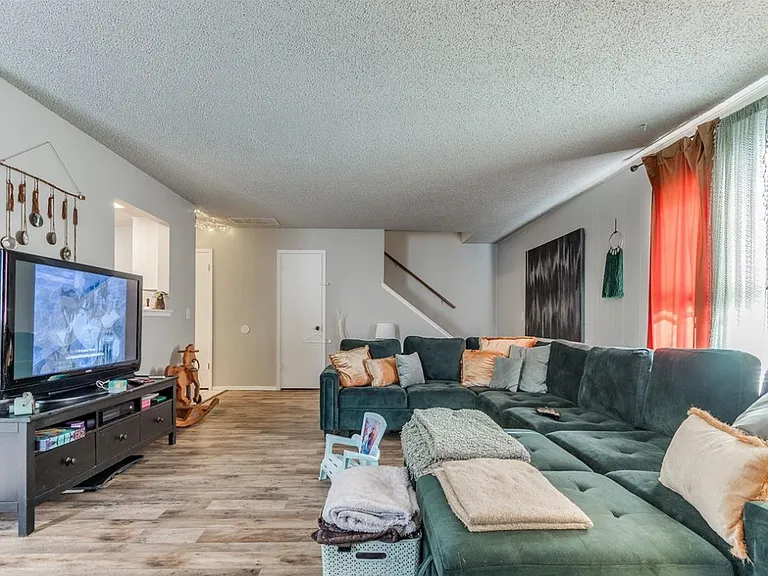 6916 Woodlake Dr #6920 — Photo 19