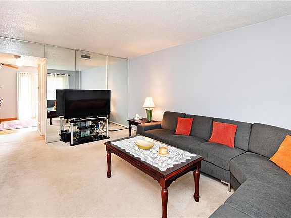 3rd image of 4210 Eiffel Dr