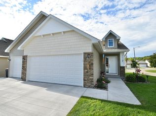 2741 Ridgeview Dr, Red Wing, MN 55066