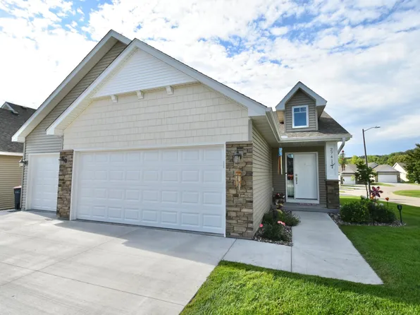 2741 Ridgeview Dr, Red Wing, MN 55066