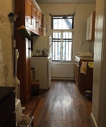 5th image of 207 E 5th St APT 1C