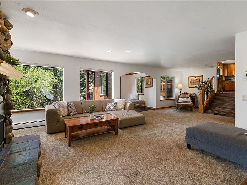 1st image of 761 Eagle Dr