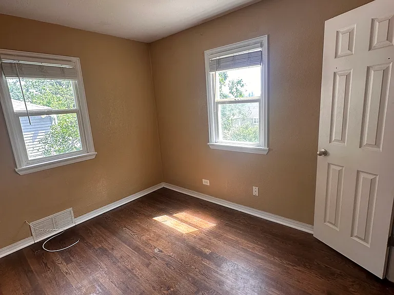 814 Julian St — Photo 9