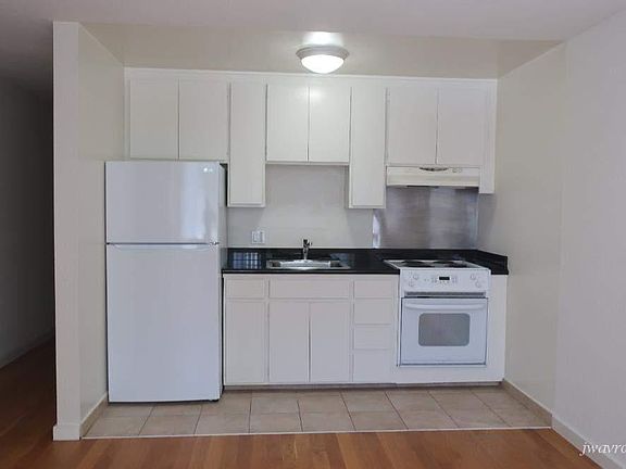 2nd image of 2300 Buchanan St APT 1