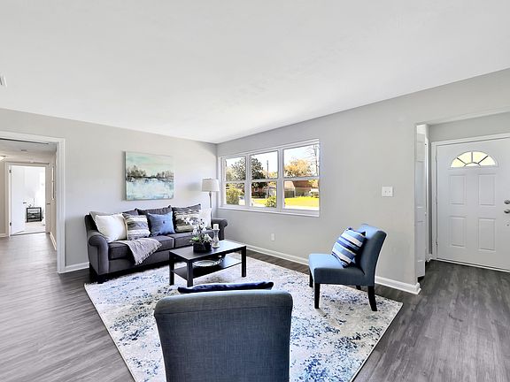 2nd image of 2319 Green Oak Dr