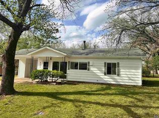 900 SW 31st Ter, Topeka, KS 66611