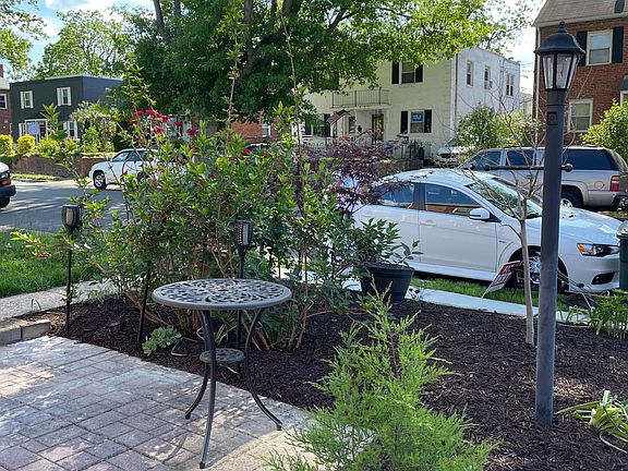 Front patio and garden view to street
