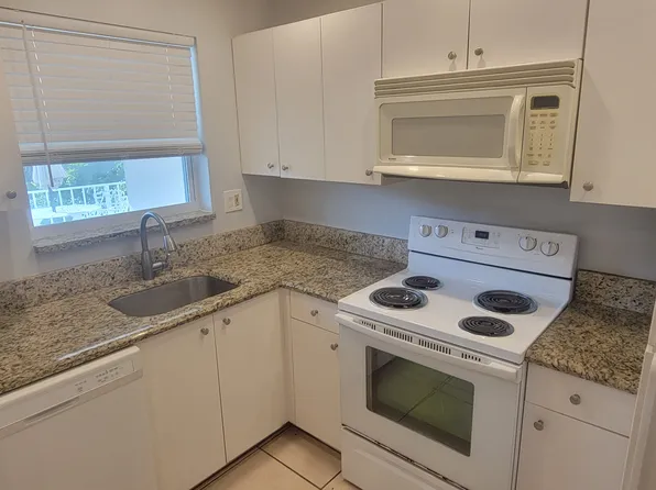 877 NE 18th Ct APT 4, Fort Lauderdale, FL 33305