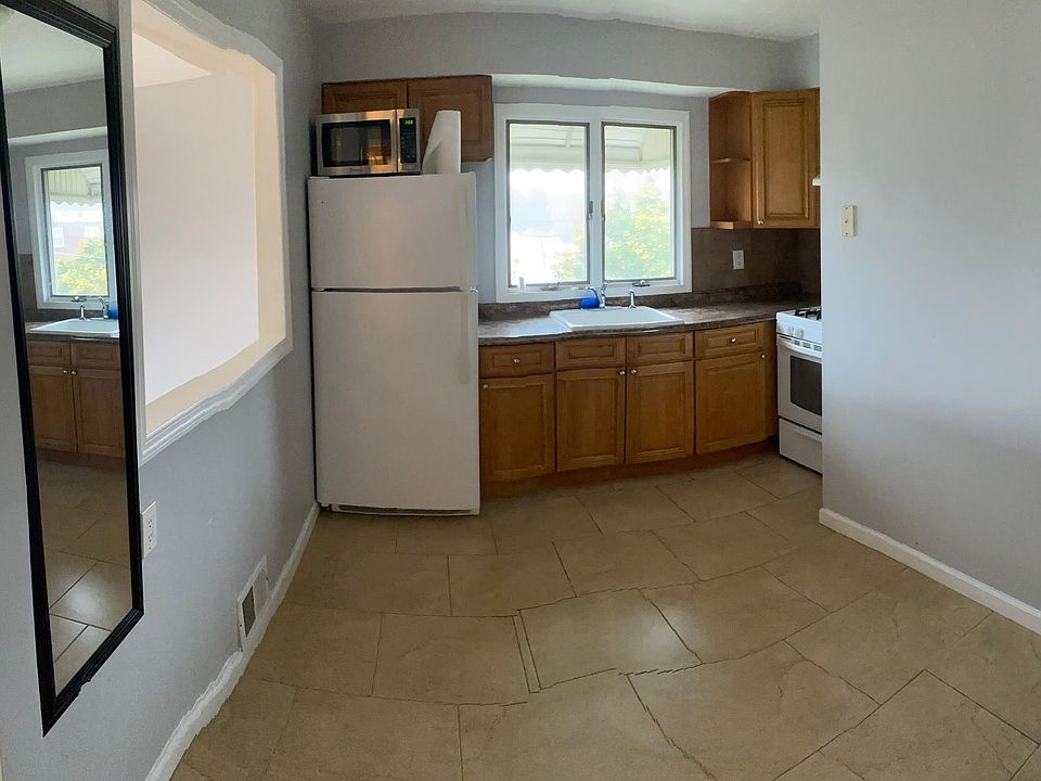 1st image of 336 Stobe Ave Floor 1