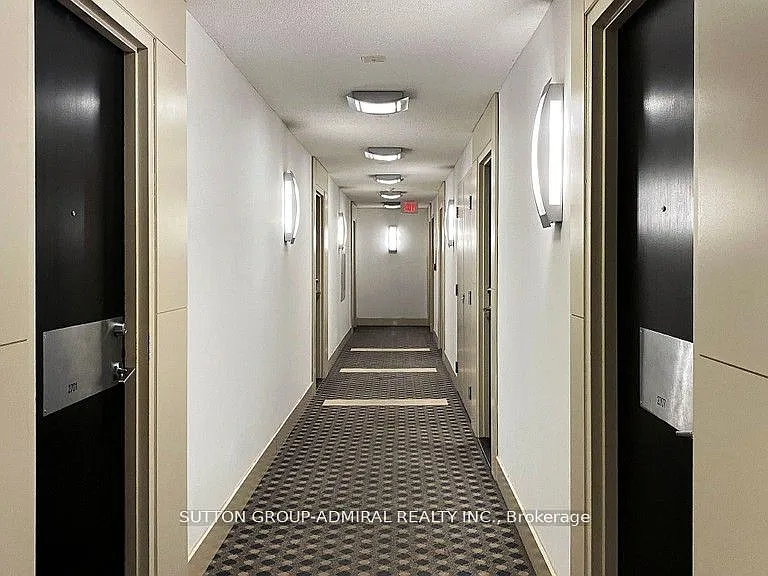 18 Yonge St #2701 — Photo 38