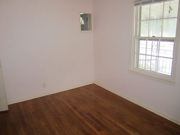 3rd image of 454 S 70th Ave E