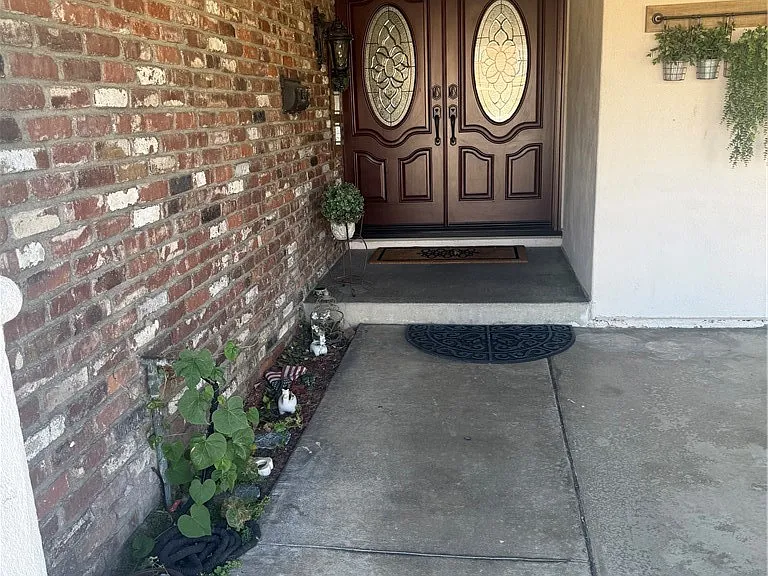 17323 Grayland Ave — Photo 5