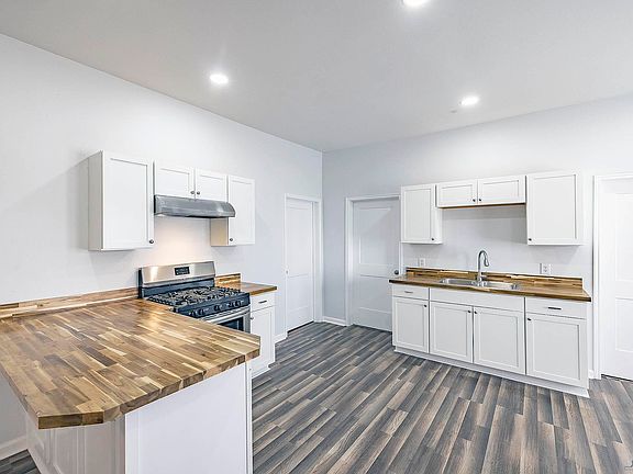 3rd image of 8421 Park Ave