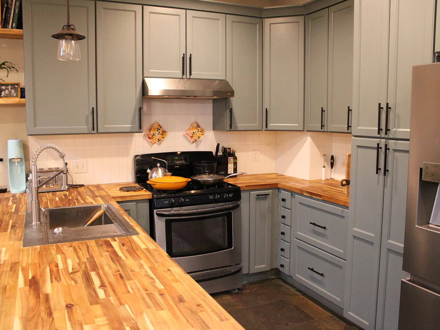 3 bed, 3.5 bath, 2117 sqft, $3,600 — Photo 2