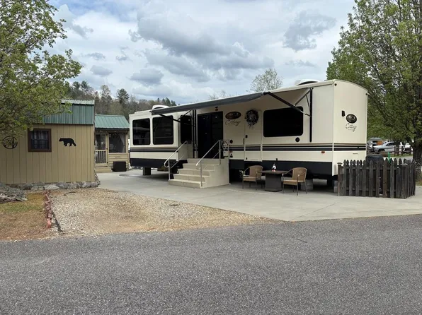 557 Allison Cir, Blairsville, GA 30512