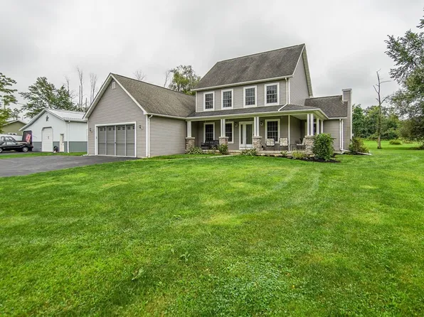 51 Surfside Dr, Irving, NY 14081