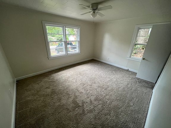 5th image of 338 Woodview Ave