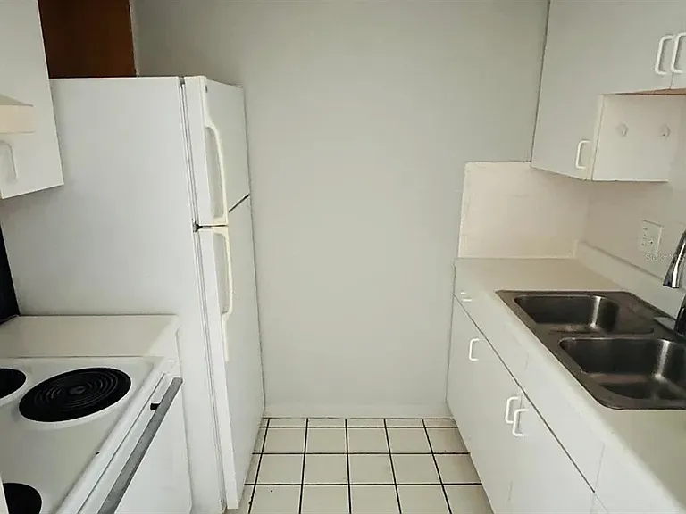 2353 Shelley St #11 — Photo 5