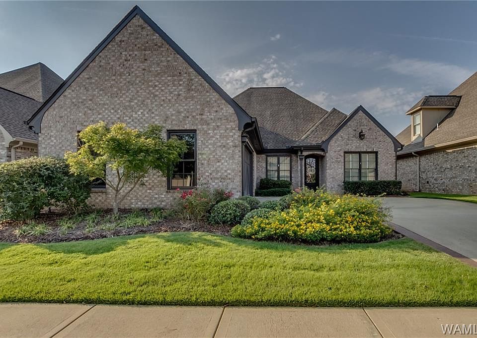 1st image of 743 Cambridge Ln
