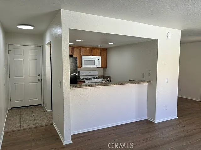 Studio, 489 sqft, $1,550 — Photo 2