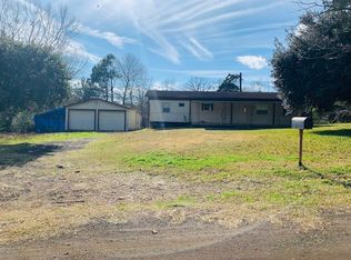 110 Hilton Dr, Milam, TX 75959