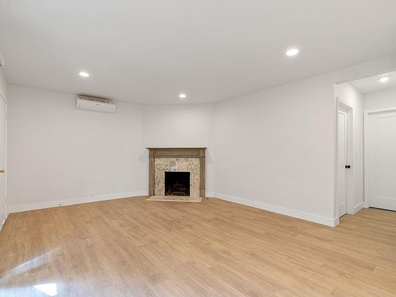 4th image of 315 Pleasant St APT C