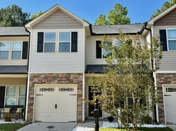 145 Hill Shore Ln, Clayton, NC 27527