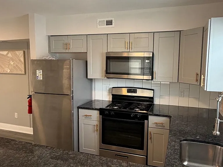 19 Lamont Ct — Photo 5
