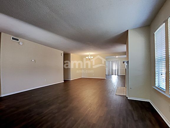 5th image of 6926 Maywood Cir