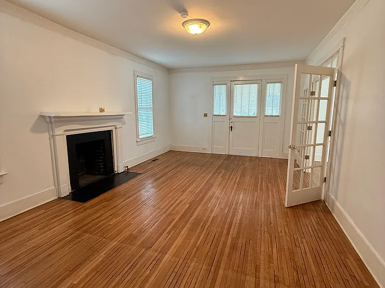 443 Locust Ave SE — Photo 28
