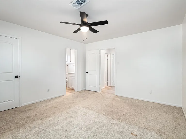416 Southern Oaks Dr — Photo 5