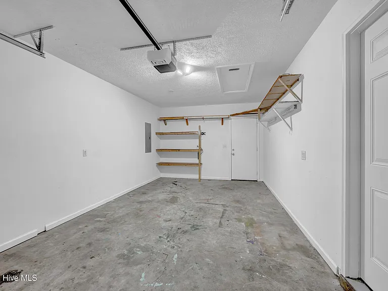 7005 Alamosa Dr — Photo 10
