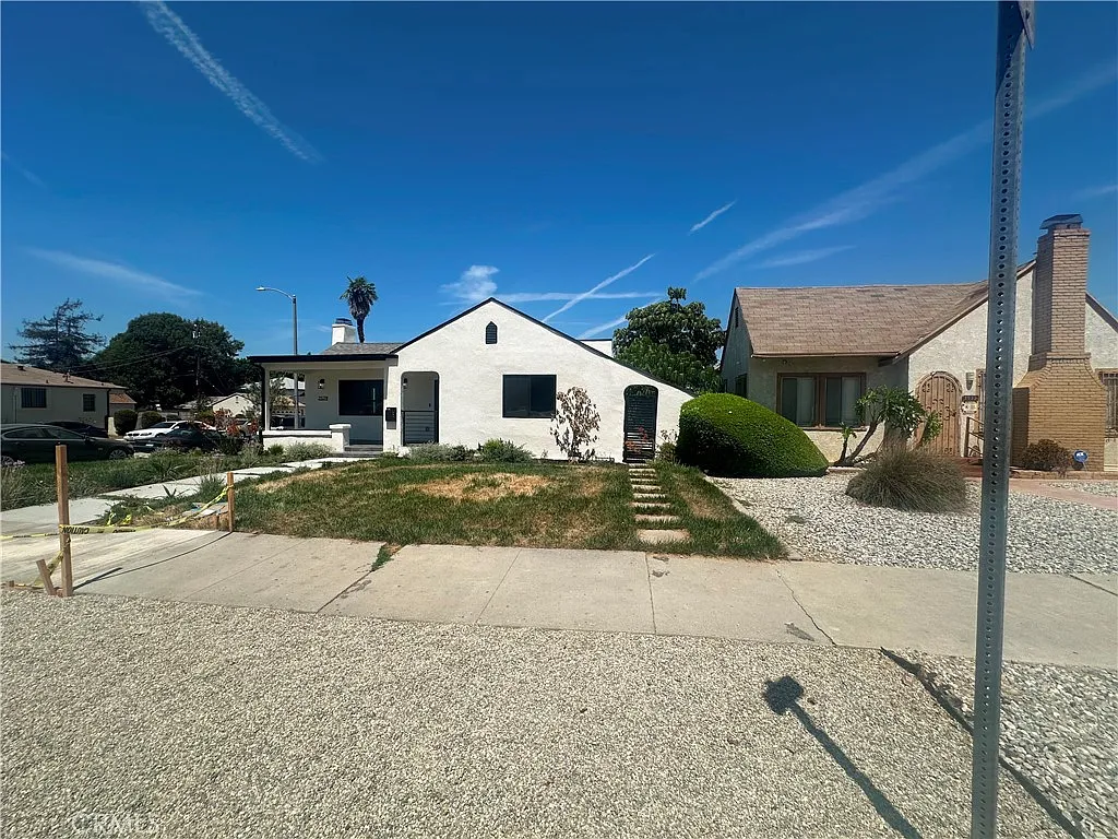 3 bed, 1637 sqft, $3,500 — Photo 2
