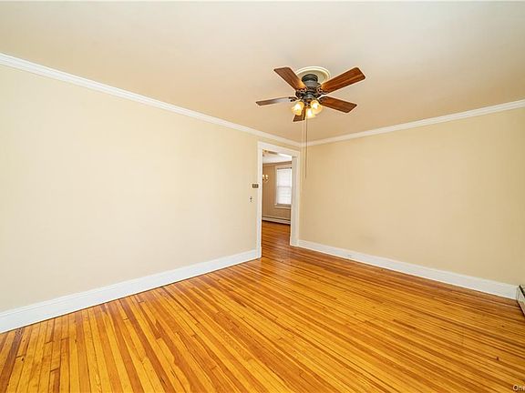 5th image of 110 Lockwood Ave