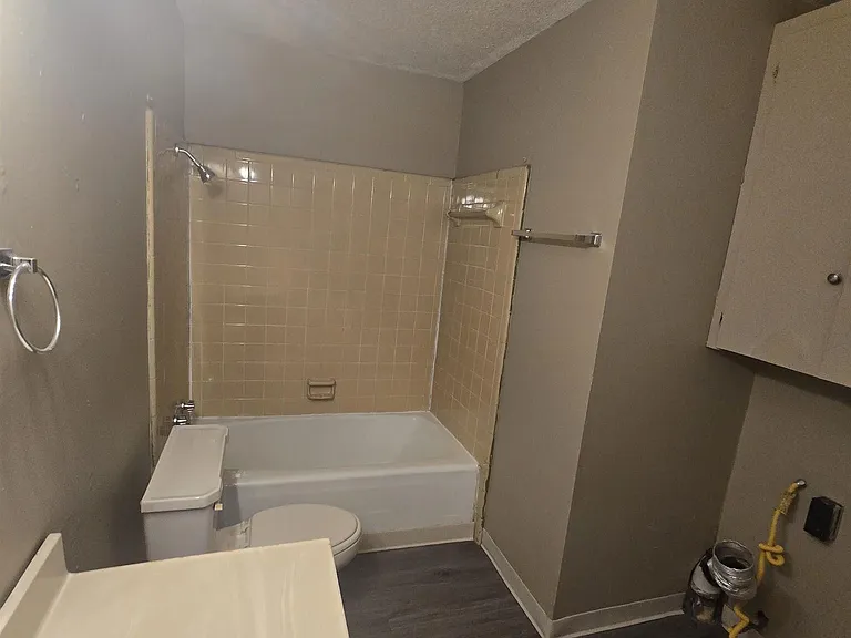 9108 Tanya Dr #B — Photo 7