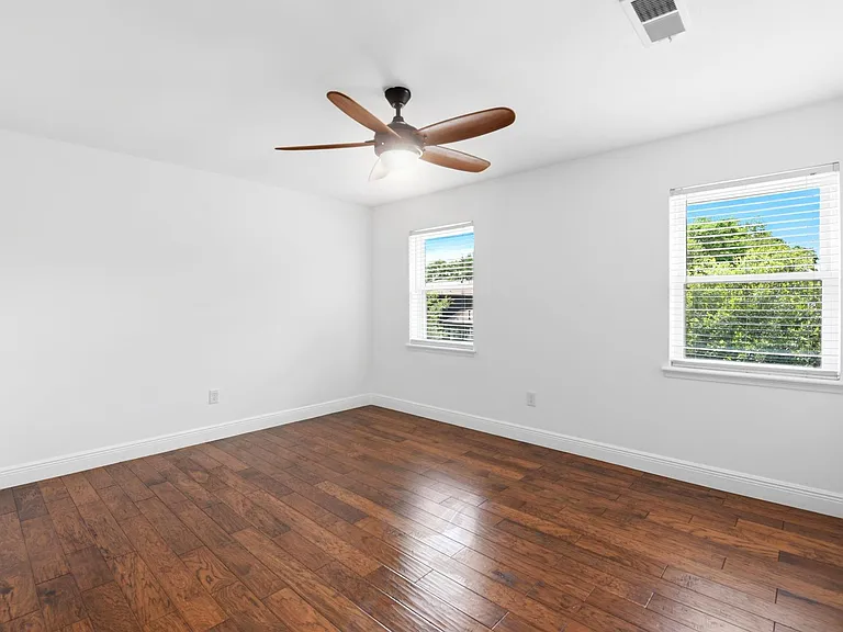 4810 Bayou Vista Dr — Photo 38