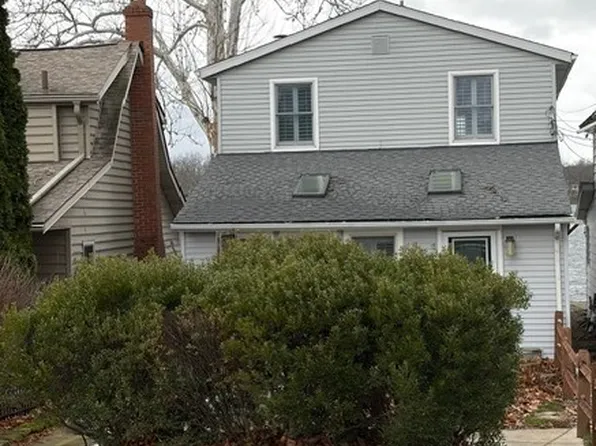 4646 Whyem Dr, New Franklin, OH 44319