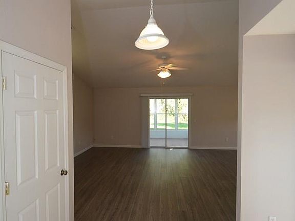 3rd image of 19 Rolling Sands Dr
