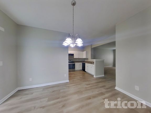 5th image of 2251 Bigwood Trl