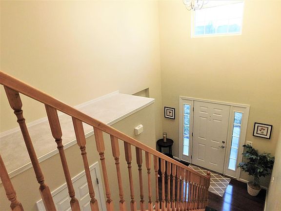 3rd image of 7922 Birchwood Ct