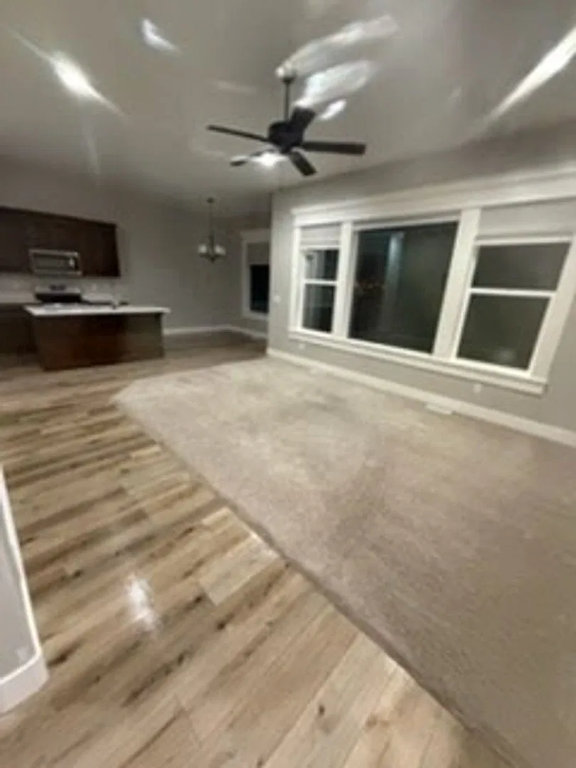 3 Bed 2 Bath Home With Attached Garage. — Photo 4