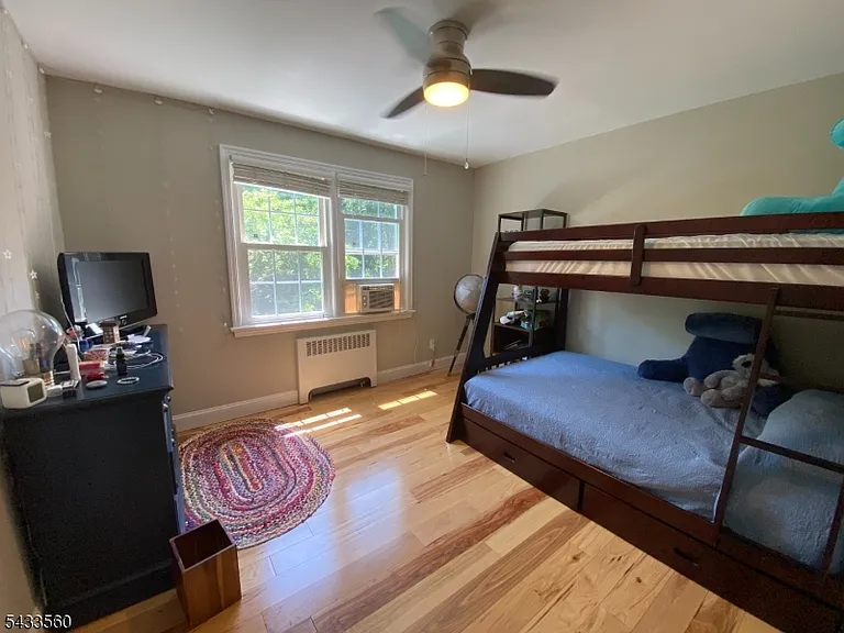 390 Morris Ave #4 — Photo 9